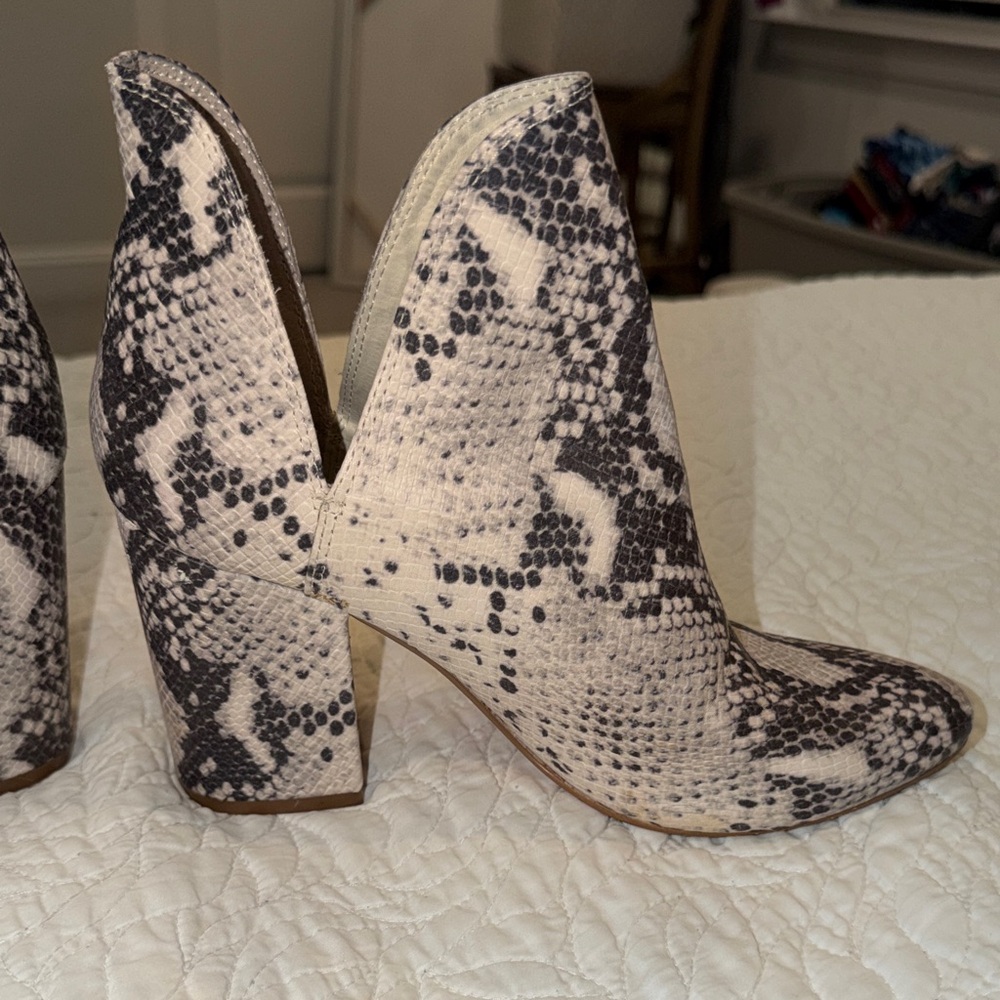 Steve Madden Snake-Print Women's Cutout Ankle Boots - Picture 5 of 9